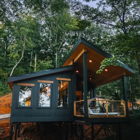 Treehouse deck and canopy views